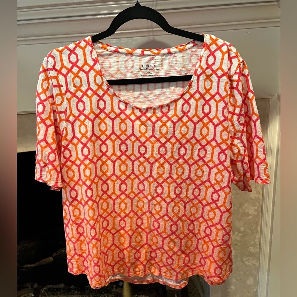 Chico's Orange and Pink Geometric Short Sleeve Tee